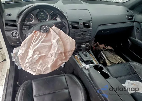 2010 Mercedes-Benz C 63 Amg z USA, uszkodzony, nr VIN WDDGF7HB4AF478406